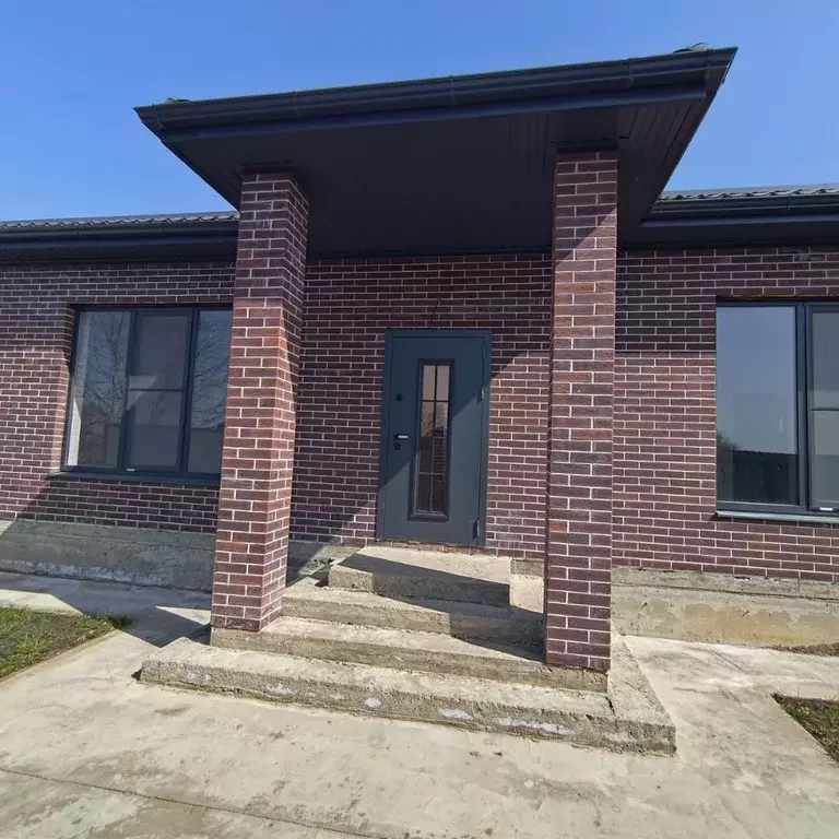 Дом в Адыгея, Тахтамукайский район, Старобжегокай аул Школьная ул. ... - Фото 1