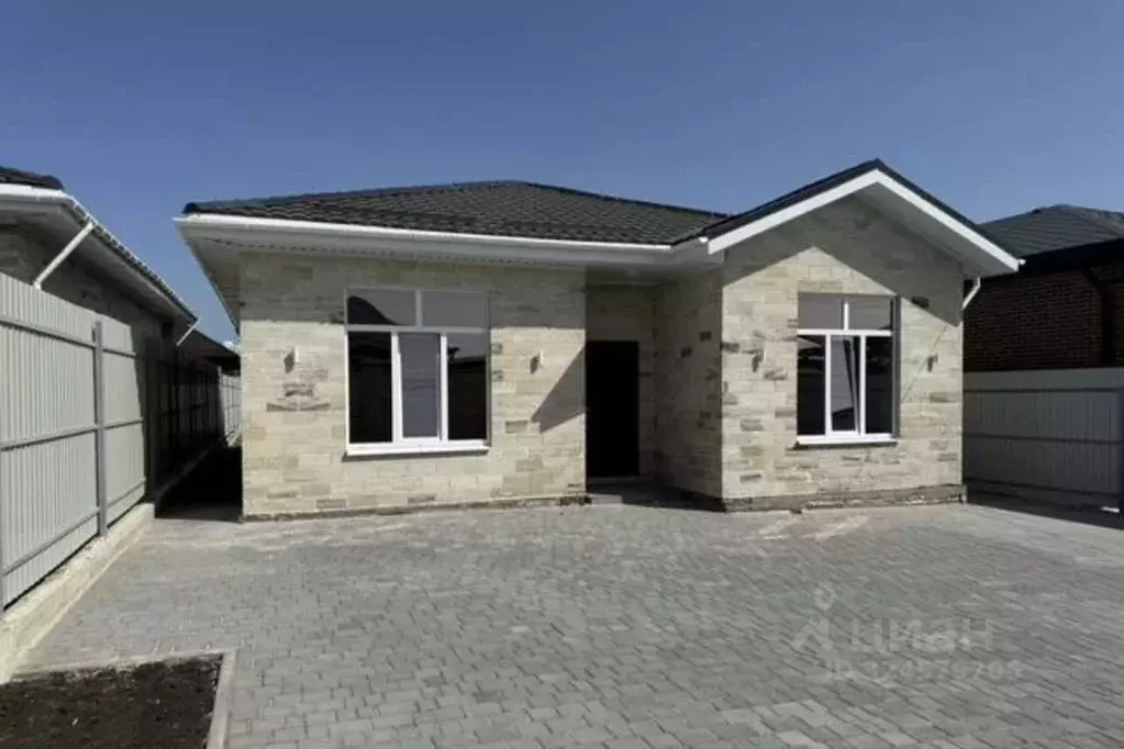 Дом в Ставропольский край, Шпаковский муниципальный округ, с. Татарка ... - Фото 1