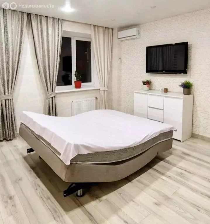Квартира-студия: Волгоград, улица Расула Гамзатова, 7 (36.9 м) - Фото 2