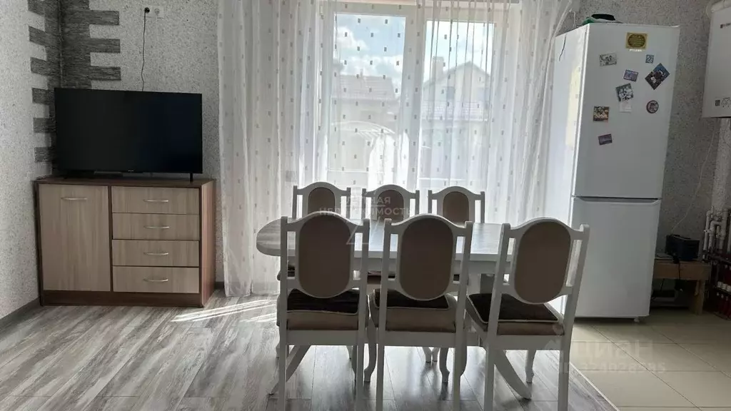 Таунхаус в Татарстан, с. Высокая Гора ул. Гагарина, 17 (100 м) - Фото 1