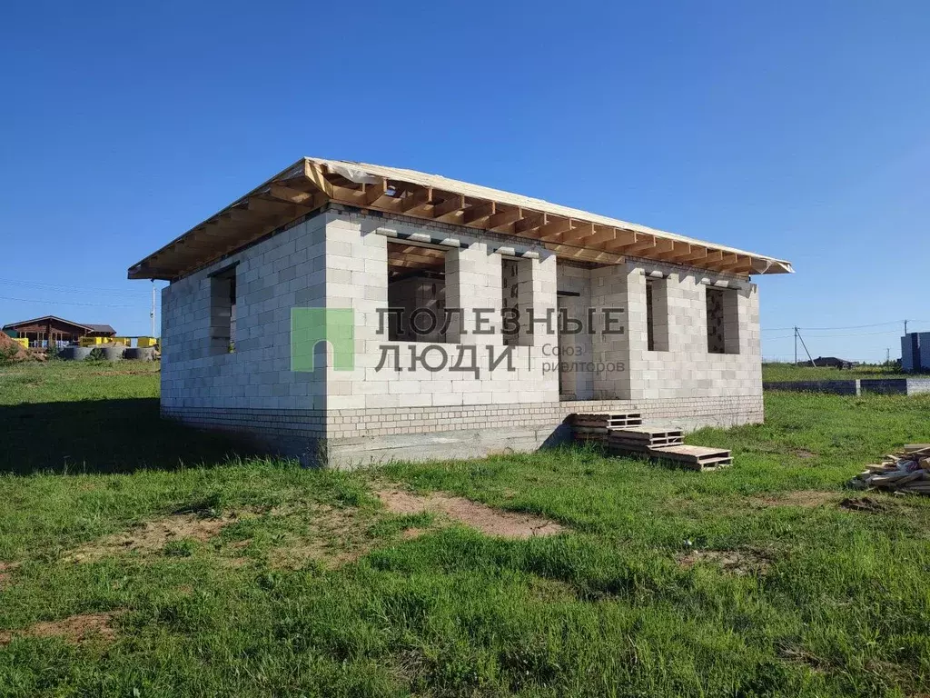 Дом в Кировская область, Слободской район, Бобинское с/пос, д. Большие ... - Фото 0