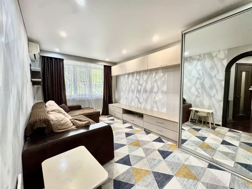 2-к кв. Ростовская область, Батайск ул. Луначарского, 176 (40.3 м) - Фото 1