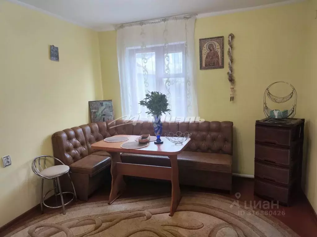 Дом в Крым, Симферопольский район, Гвардейское пгт ул. Салгирная, 41 ... - Фото 0