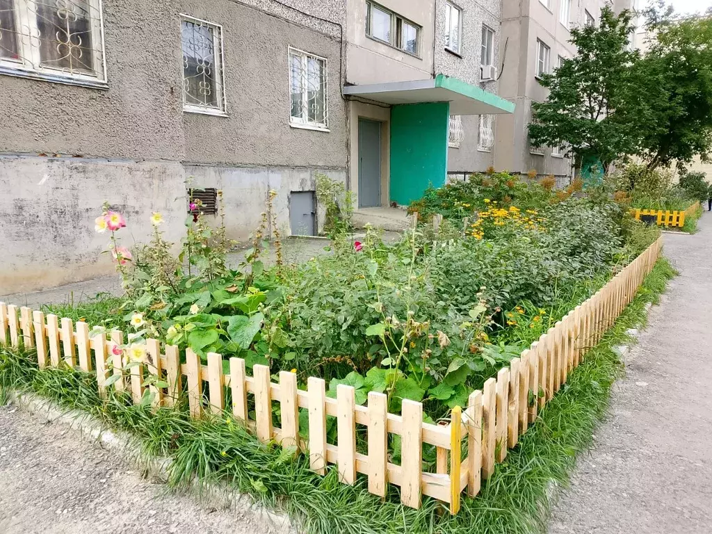 3-к кв. Курганская область, Курган Заозерный жилрайон, 5-й мкр, 30 ... - Фото 1