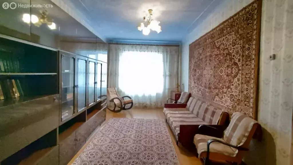 3-комнатная квартира: Ирбит, улица Молодой Гвардии, 3 (80.4 м) - Фото 1