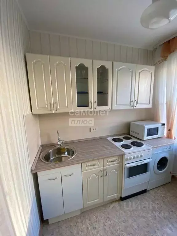 1-к кв. Сахалинская область, Южно-Сахалинск ул. Есенина, 11 (30.0 м) - Фото 0