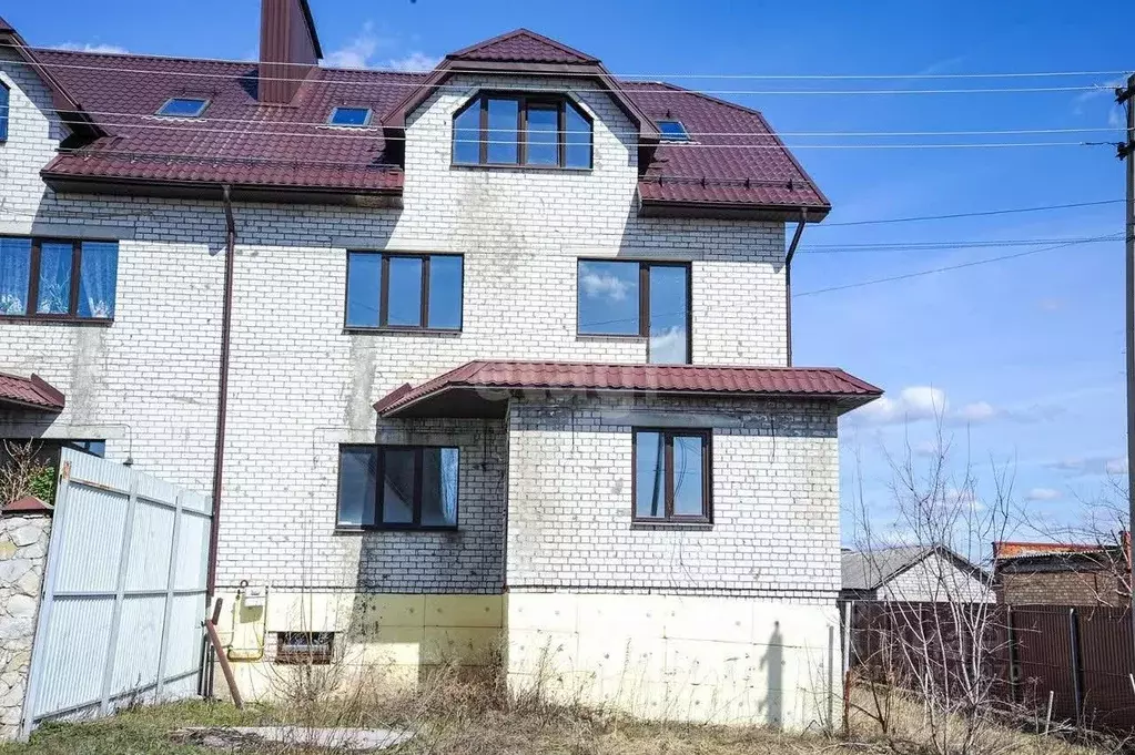 Дом в Воронежская область, с. Семилуки ул. Молодежная, 2 (378 м) - Фото 1