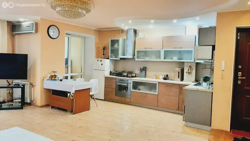 3-комнатная квартира: Хабаровск, Большая улица, 5 (70.4 м) - Фото 1