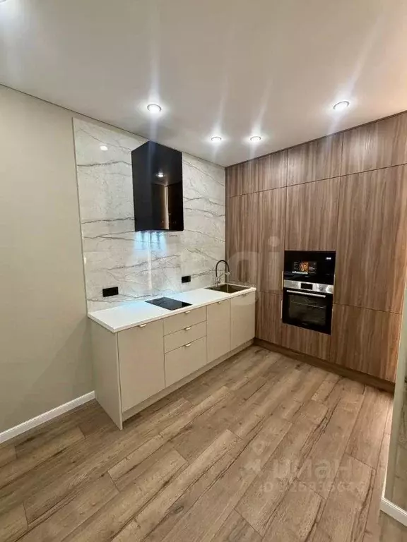 1-к кв. Тюменская область, Тюмень ул. Братьев Бондаревых, 5 (39.5 м) - Фото 2