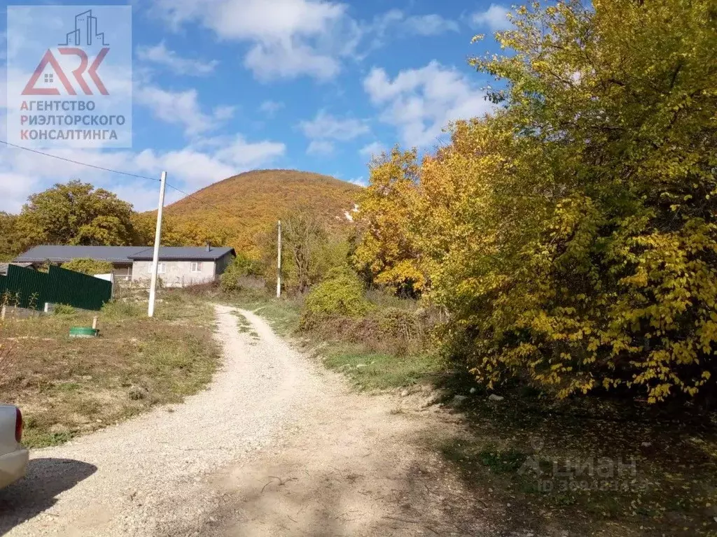 Участок в Крым, Белогорский район, Земляничненское с/пос, с. Радостное ... - Фото 1