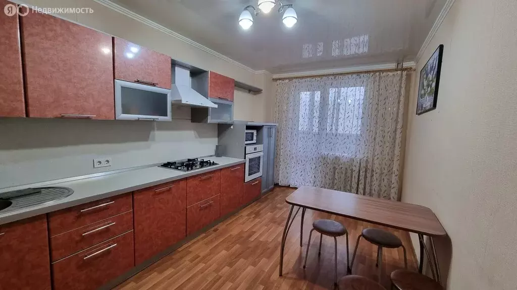 3-комнатная квартира: Саратов, улица имени П.Ф. Батавина, 13А (85 м) - Фото 0