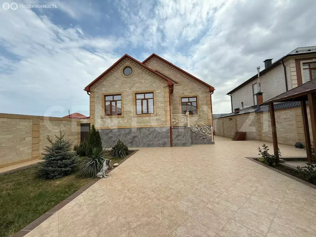 Дом в Махачкала, Сочинская улица, 71 (300 м) - Фото 0