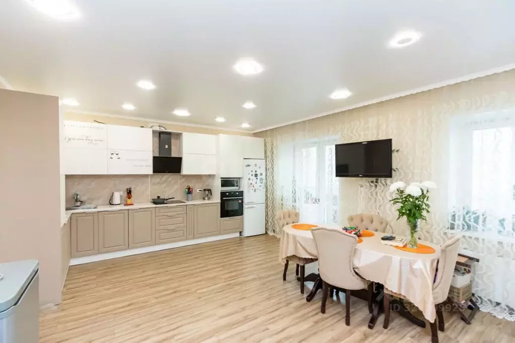 1-к кв. Тюменская область, Тюмень Интернациональная ул., 199к1 (57.4 ... - Фото 1