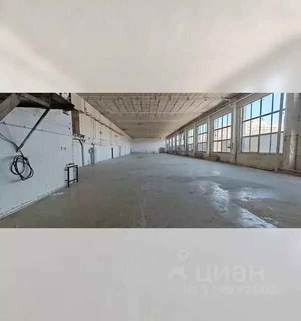 Производственное помещение в Санкт-Петербург ул. Оптиков, 4 (600 м) - Фото 1