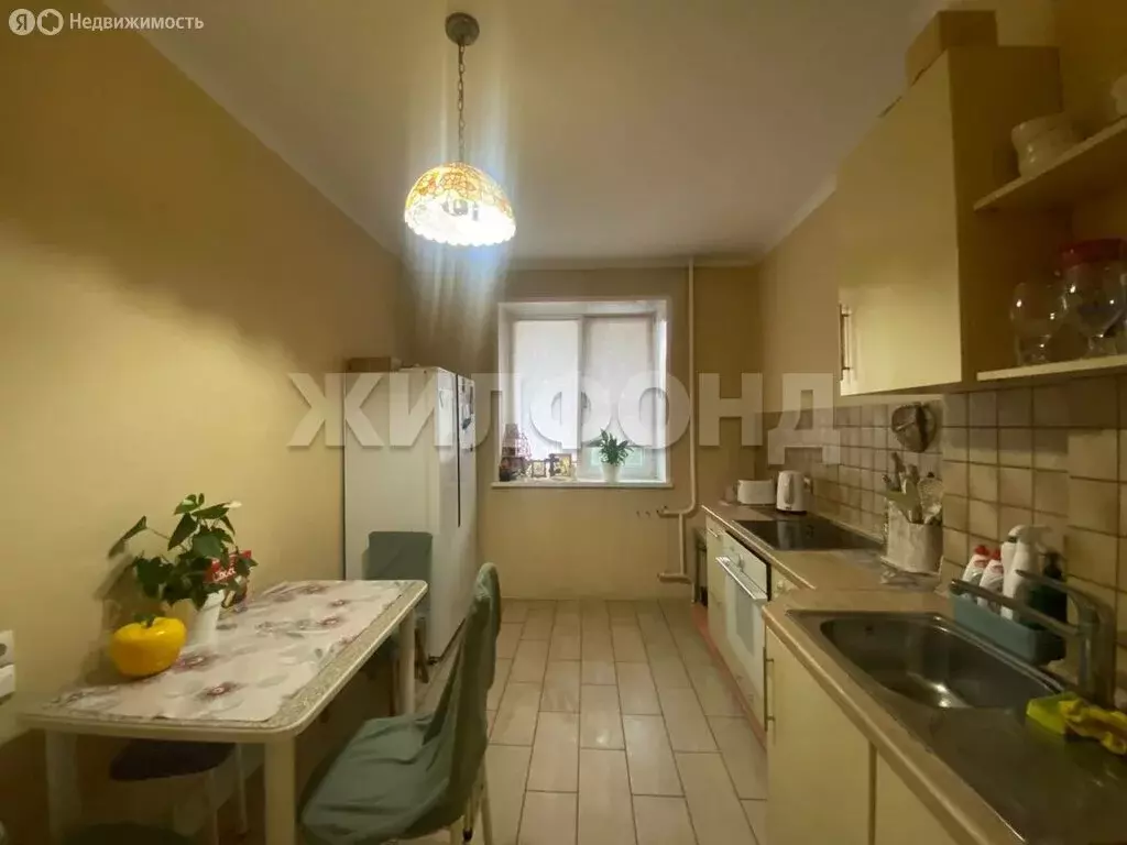 2-комнатная квартира: Абакан, улица Карла Маркса, 57 (78 м) - Фото 0