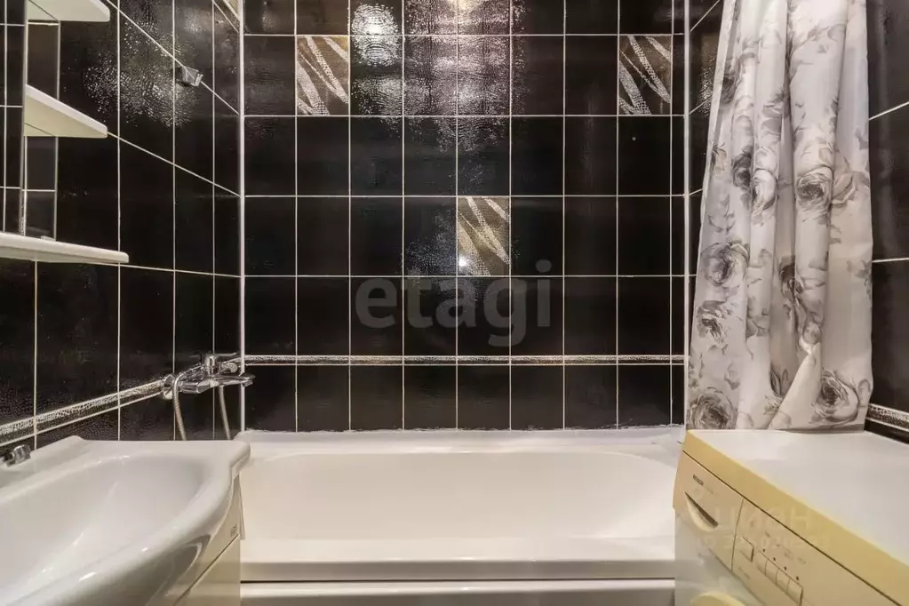 1-к кв. Тюменская область, Тюмень Широтная ул., 106 (33.7 м) - Фото 1