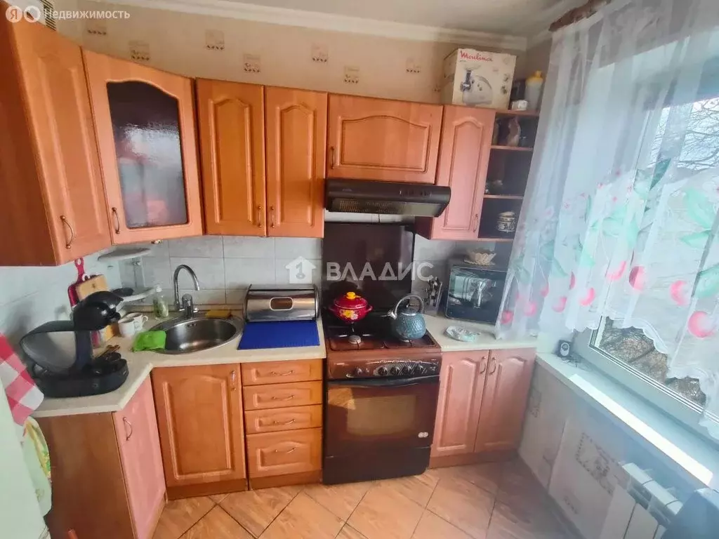 2-комнатная квартира: посёлок городского типа Октябрьский, улица ... - Фото 0