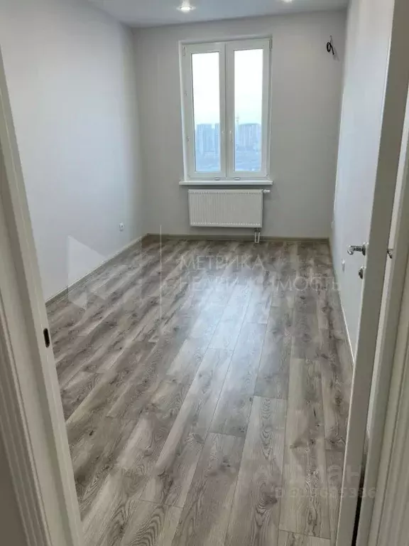 1-к кв. Тюменская область, Тюмень Новгородская ул., 3 (40.0 м) - Фото 1