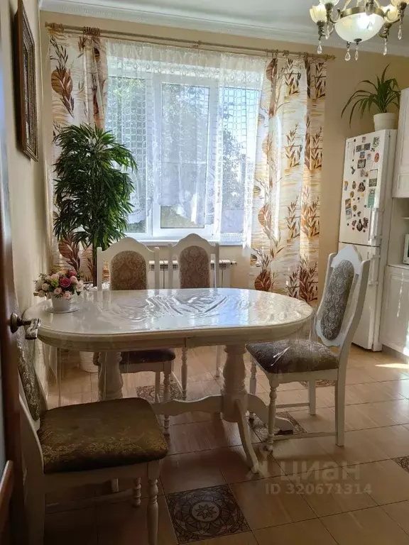 Дом в Краснодарский край, Ейск Светлая ул. (180 м) - Фото 1