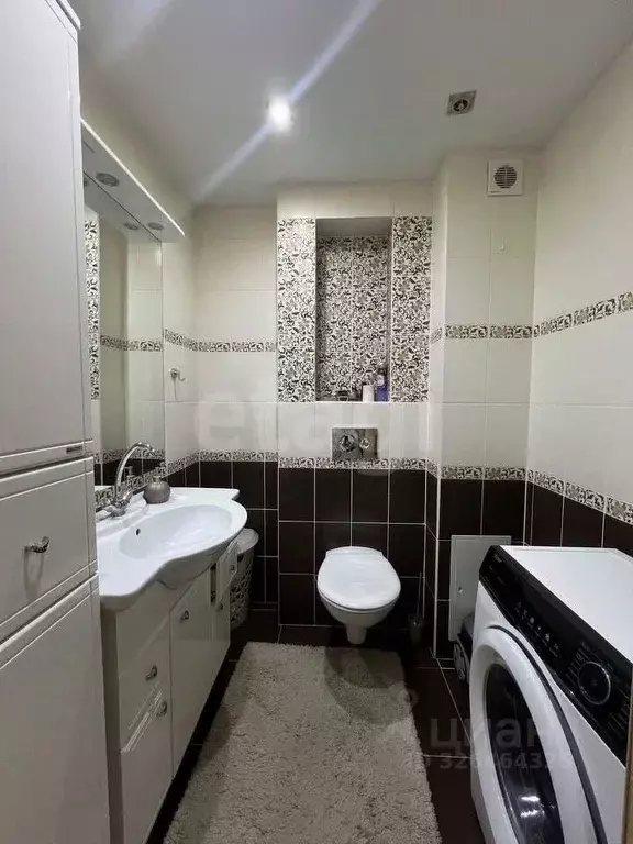 3-к кв. Тюменская область, Тюмень Магаданская ул., 5 (89.9 м) - Фото 1