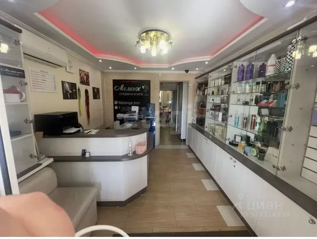 Помещение свободного назначения в Тюменская область, Тюмень ул. ... - Фото 1