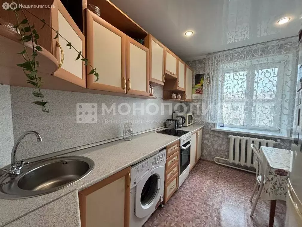 3-комнатная квартира: Белогорск, улица Чехова, 39 (58.3 м) - Фото 0