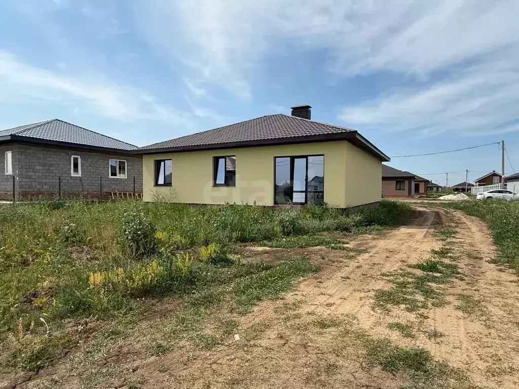 Дом в Саратовская область, Энгельсский район, Красноярское ... - Фото 1