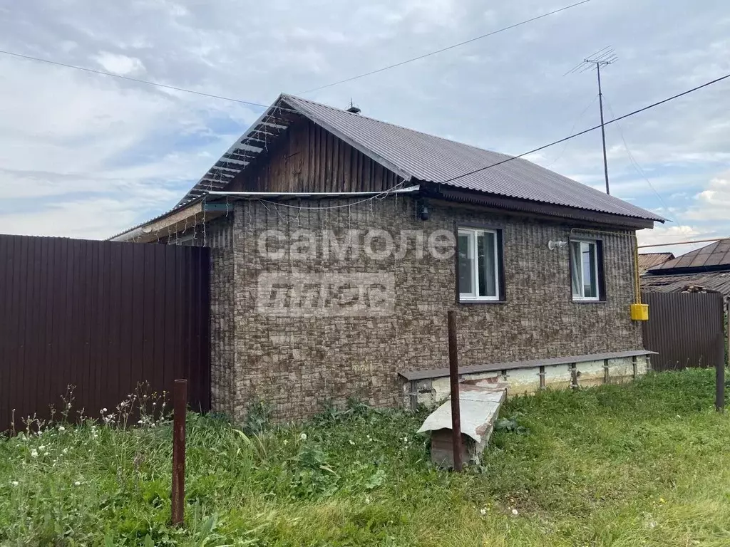 Дом в Свердловская область, Верхняя Синячиха пгт ул. Черепановская, 33 ... - Фото 1