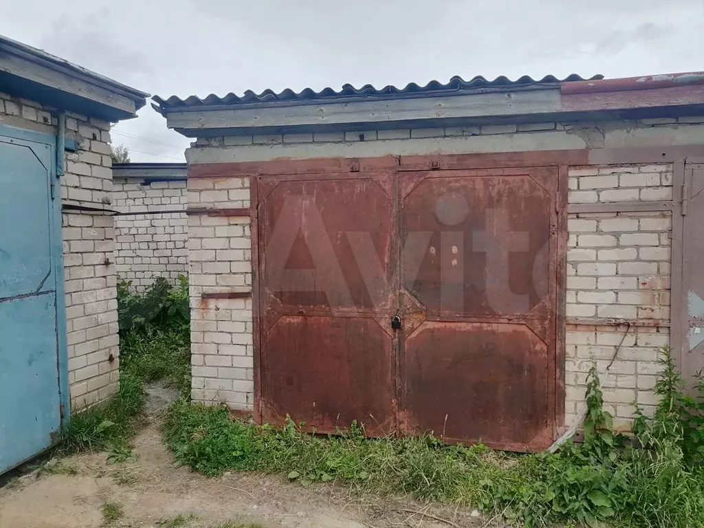 Авито валуйки гаражи. Гаражи в Славгороде Алтайский край. Гаражи в Славгороде гаражные общества. Ленина 119 Славгород. Колхозные гаражи в Новоникольске 30 лет назад.