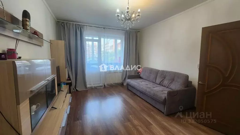 2-к кв. Бурятия, Улан-Удэ 140А мкр, 16 (56.4 м) - Фото 1