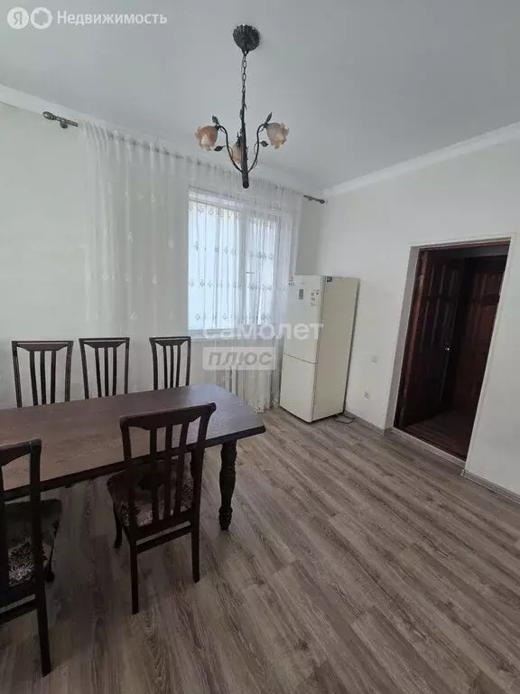 3-комнатная квартира: Грозный, улица Хамзата У. Орзамиева, 5 (61 м) - Фото 1