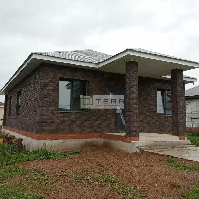 Дом в Башкортостан, Иглинский район, Акбердинский сельсовет, с. ... - Фото 2