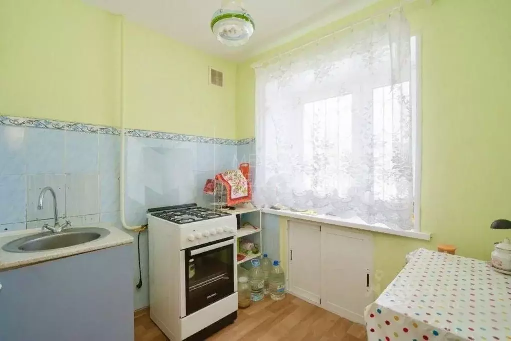 3-к кв. Тюменская область, Тюмень проезд Геологоразведчиков, 1 (56.5 ... - Фото 1