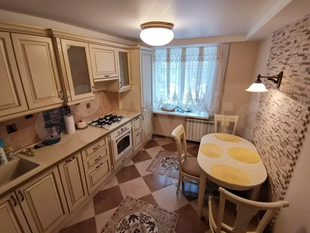 2-к. квартира, 70 м, 1/6 эт. - Фото 0