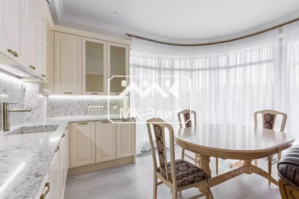 3-к кв. Санкт-Петербург ул. Малая Зеленина, 8 (85.5 м) - Фото 0