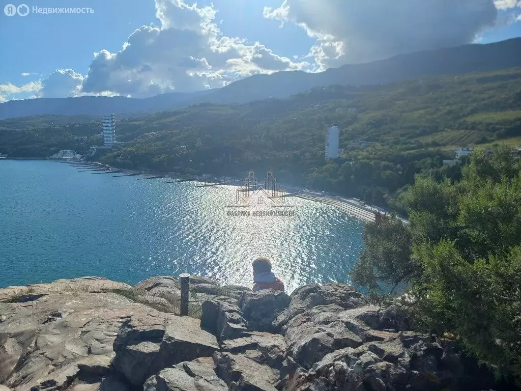 2-комнатная квартира: Республика Крым, муниципальный округ Алушта, ... - Фото 2