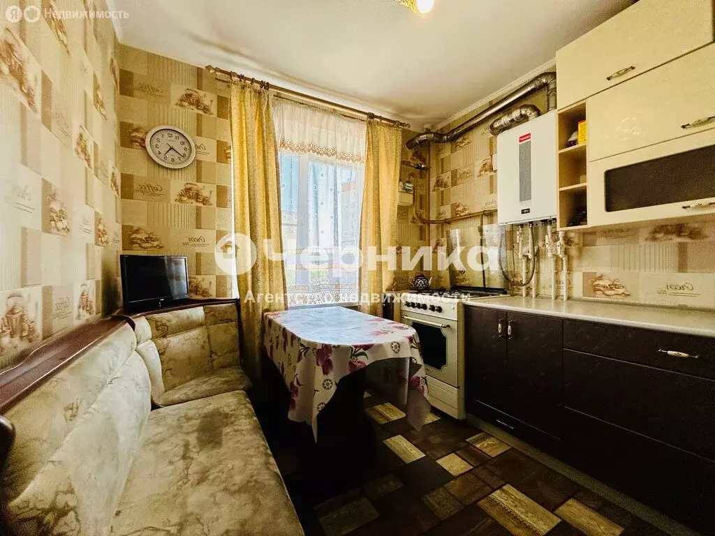 2-комнатная квартира: Каменск-Шахтинский, Народная улица, 46 (43 м) - Фото 0