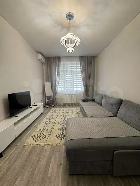 1-к. квартира, 42 м, 5/11 эт. - Фото 0