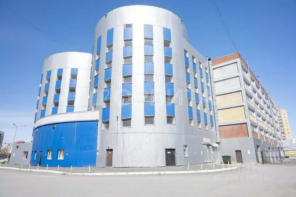 Торговая площадь в Тюменская область, Тюмень 6-й мкр, ул. Валерии ... - Фото 0