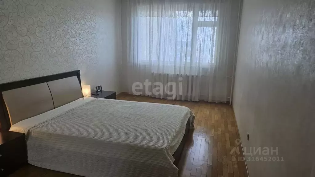 3-к кв. Ямало-Ненецкий АО, Салехард ул. Чубынина, 23 (89.6 м) - Фото 0