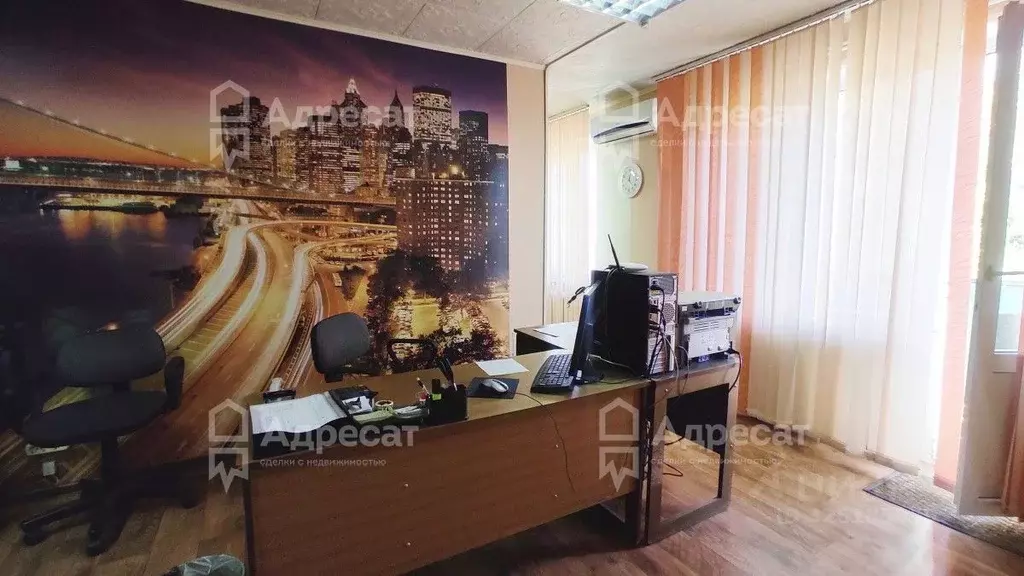 Офис в Волгоградская область, Волжский ул. 7-я Автодорога, 30 (42 м) - Фото 1