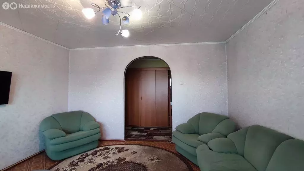 3-комнатная квартира: Саяногорск, микрорайон Заводской, 57 (64.7 м) - Фото 1