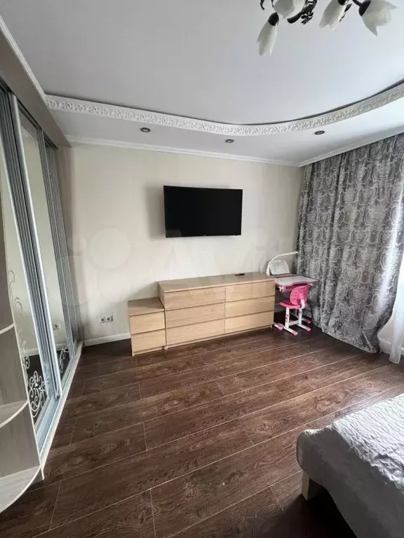 1-к. квартира, 100 м, 3/17 эт. - Фото 1