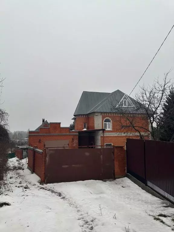 Дом в Саратовская область, Воскресенский район, Елшанское ... - Фото 0