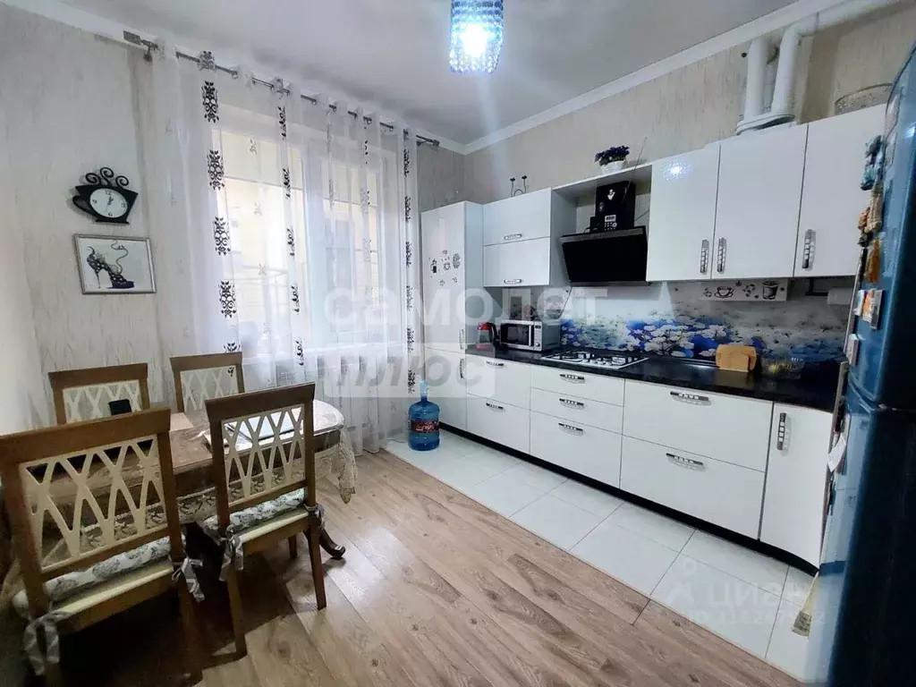 2-к кв. Краснодарский край, Геленджик Курзальная ул., 63 (47.2 м) - Фото 1