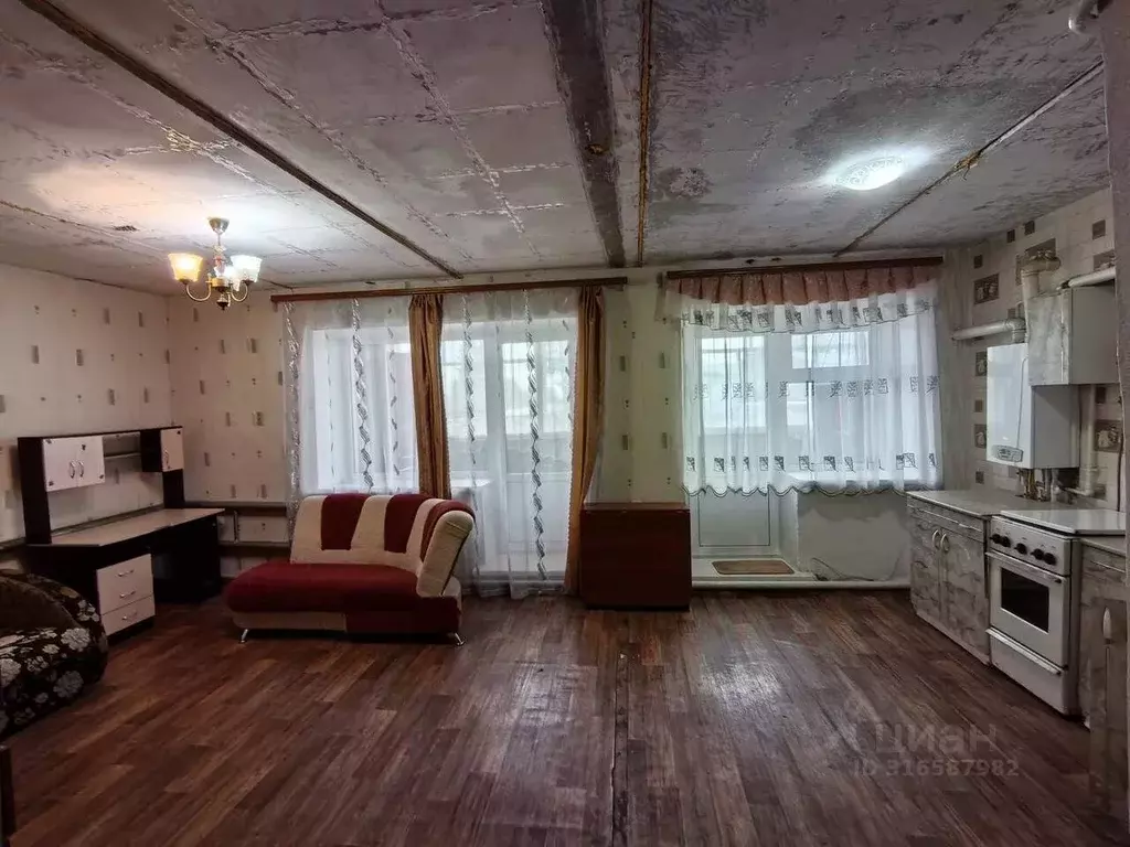 3-к кв. Чувашия, Урмары пгт ул. Мира, 14 (66.6 м) - Фото 0