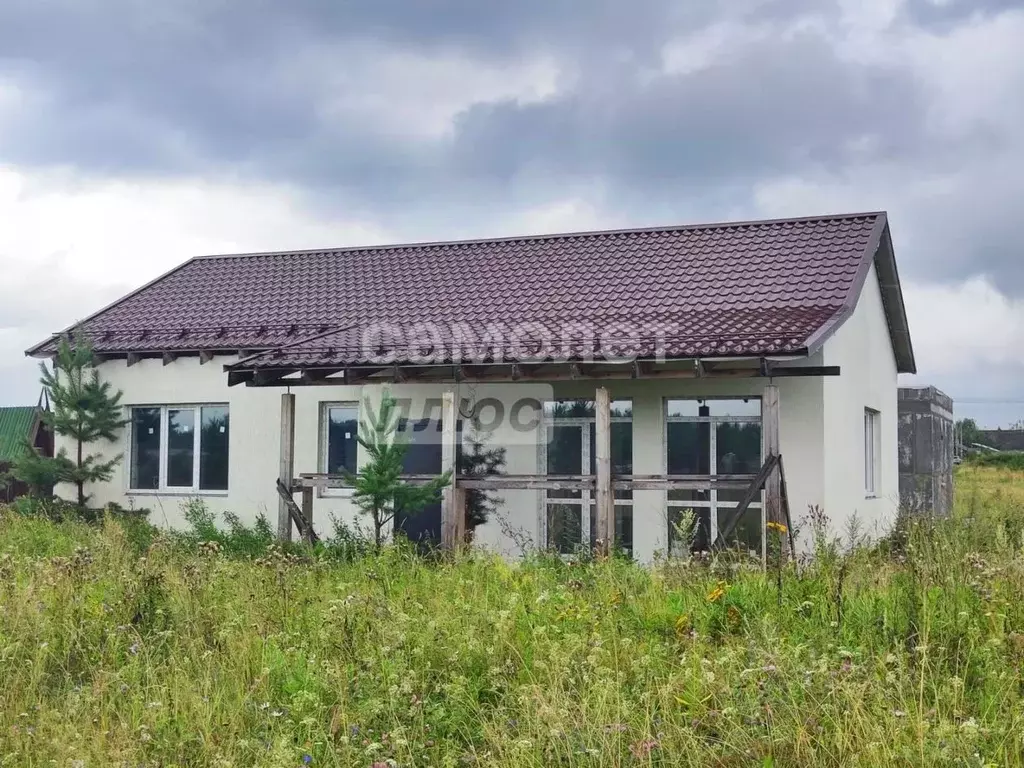 Дом в Свердловская область, Полевской муниципальный округ, с. ... - Фото 1