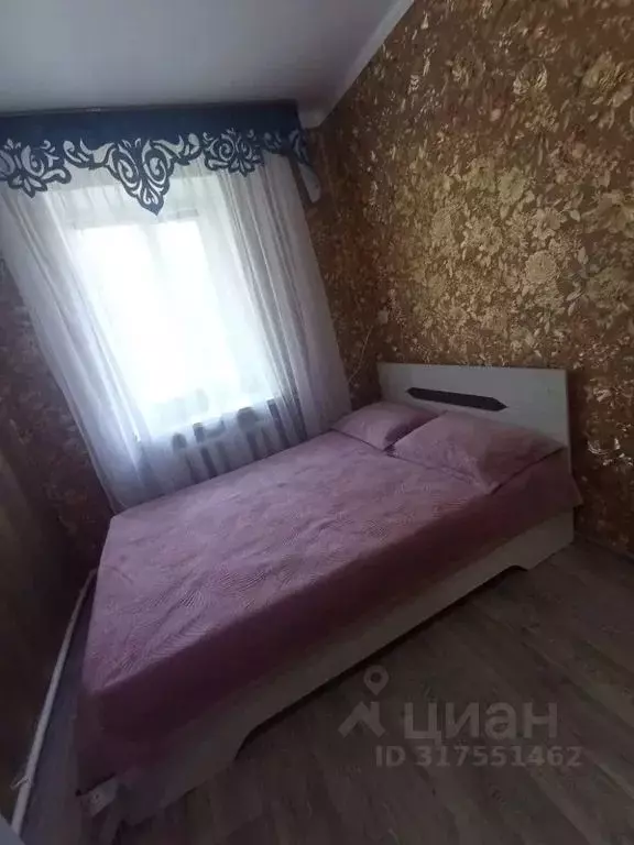 3-к кв. Оренбургская область, Соль-Илецк ул. Парижских Коммунаров, 145 ... - Фото 0