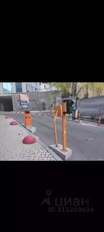 Гараж в Свердловская область, Екатеринбург ул. Московская, 75 (17 м) - Фото 1