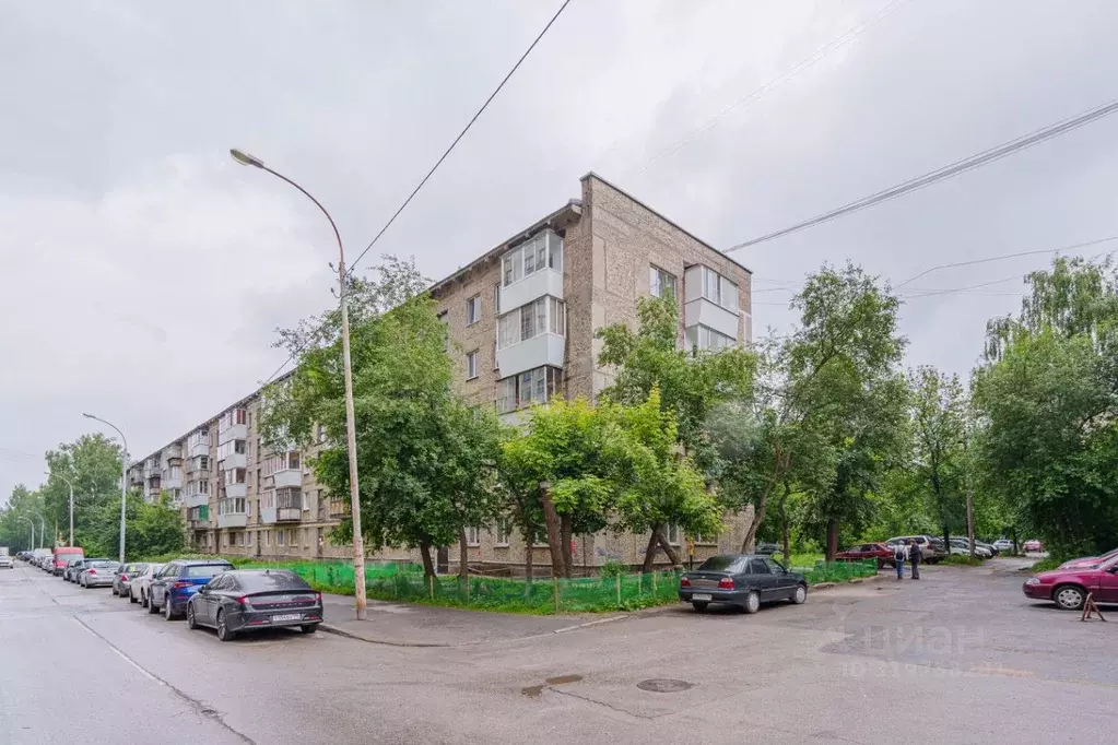 2-к кв. Свердловская область, Екатеринбург ул. Новаторов, 11 (48.4 м) - Фото 0